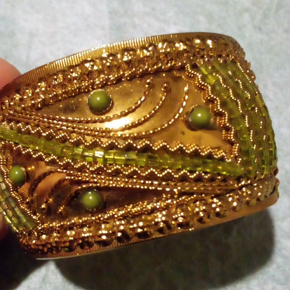 Beautiful Ornate Gold Tone Beaded Filagree Clamp Bracelet